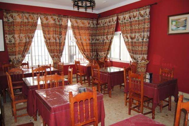 קוניל דה לה פרונטרה Hostal Malia מראה חיצוני תמונה