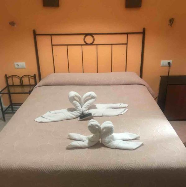קוניל דה לה פרונטרה Hostal Malia מראה חיצוני תמונה